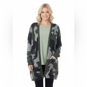 Modern Canvas sweater knit cardigan camouflage size large